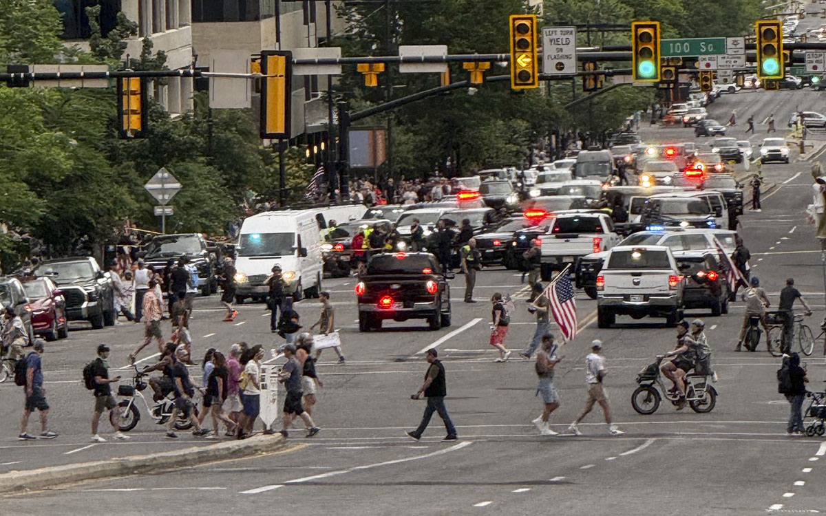 'No Kings Day': Muere hombre herido en tiroteo durante marcha contra Trump en Salt Lake City